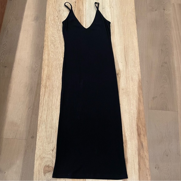 Flynn Skye Black Ribbed Knit Midi Dress Size Small - Picture 5 of 9